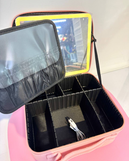 COSMETIQUERA CON ESPEJO Y LUZ LED